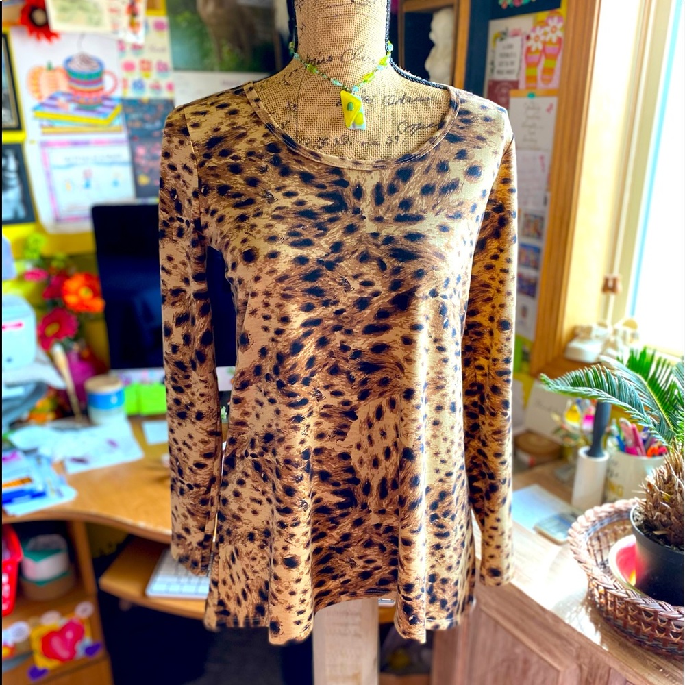 LULAROE🤎🐆Lynnae long sleeve Shirt